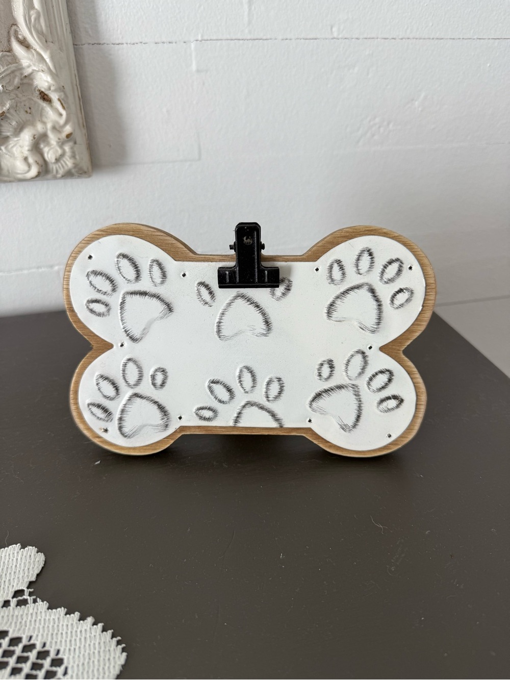 Blank Brand White & Natural Wood Paw Print Bone Photo Clip